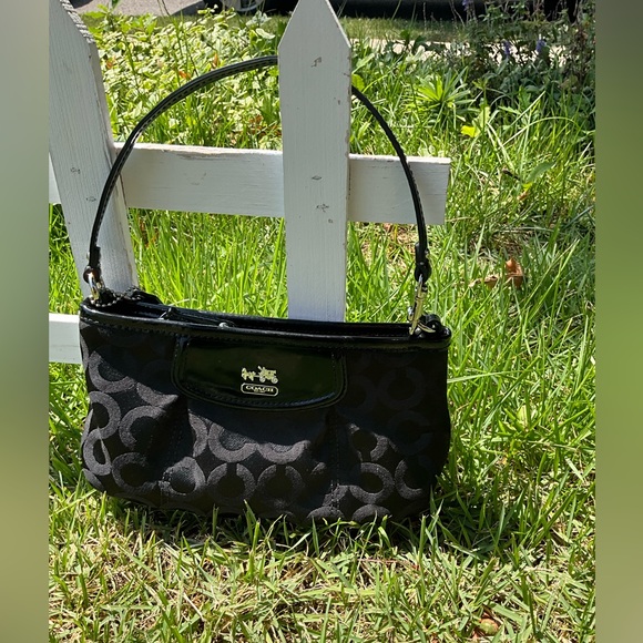 Coach Black Patterned Wristlet, with hand tag. - Picture 8 of 10